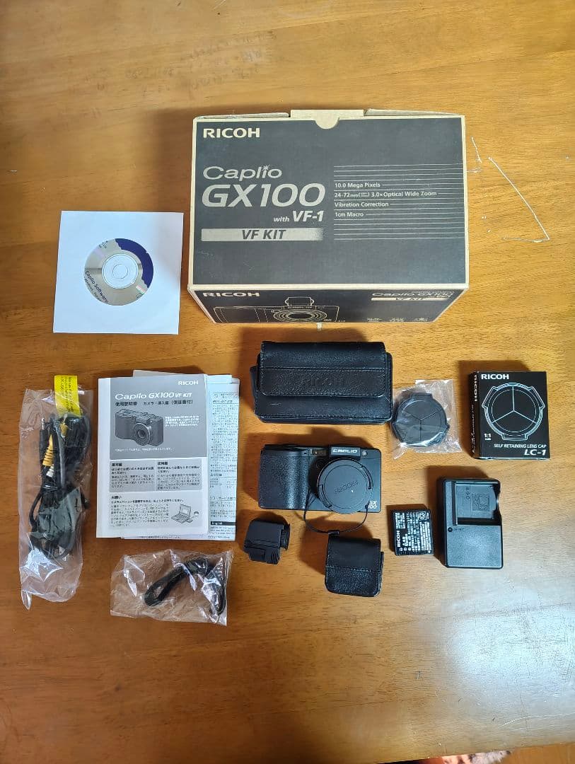 美品【RICOH】Caplio GX100 with VF-1 と LC-1付き