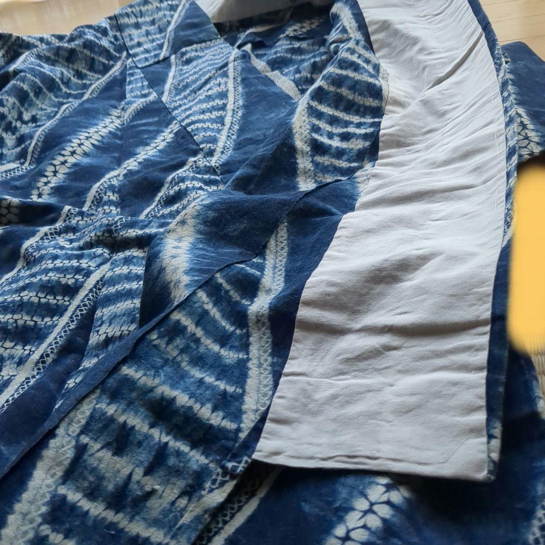 ネイビーとホワイトの絞り浴衣