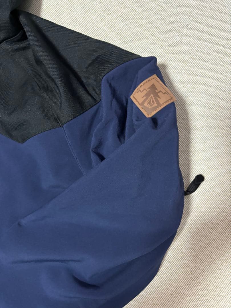 volcom Mサイズ ネイビー スキーウェア フード付き