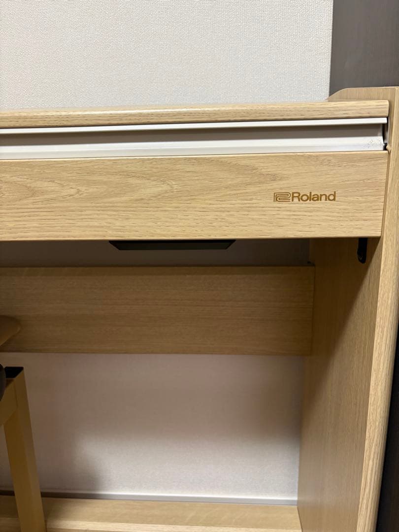 鍵盤楽器 Roland F701