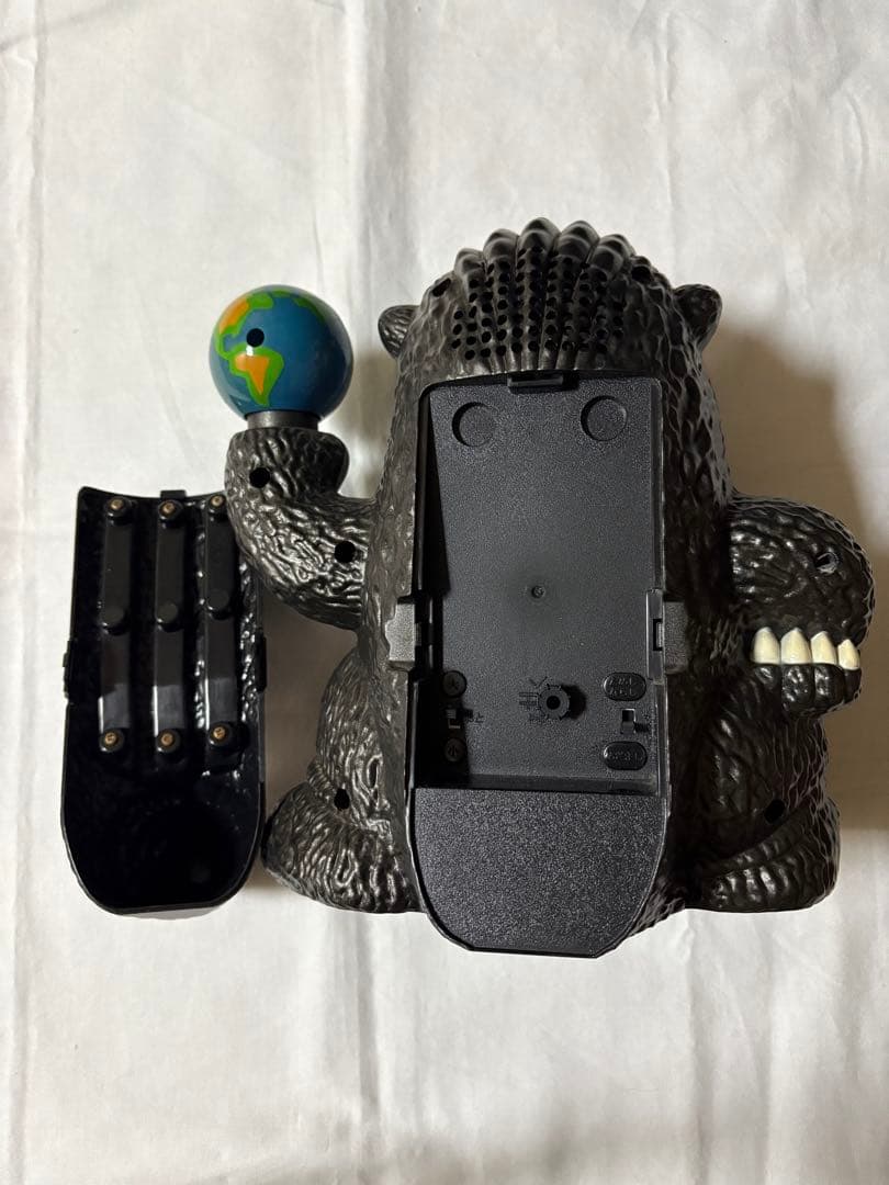 ゴジラ フィギュア型時計