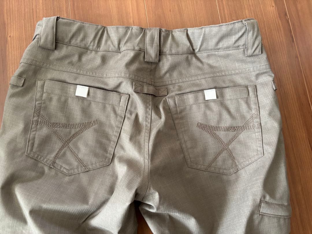 【お値下げ中】JEWEL×686スノーボードウェア Mサイズ　高機能