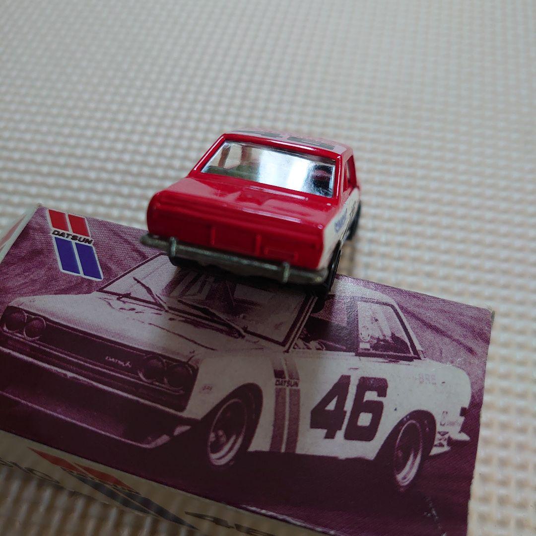 トミカ ダットサン ブルーバード