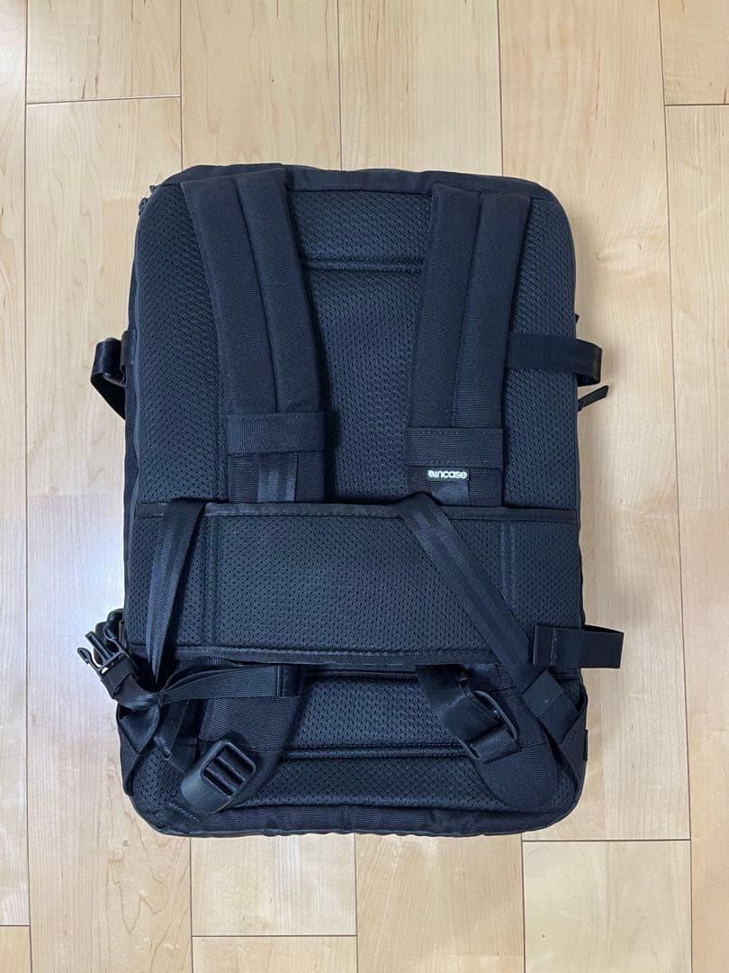 Incase A.R.C. Travel Pack ブラック