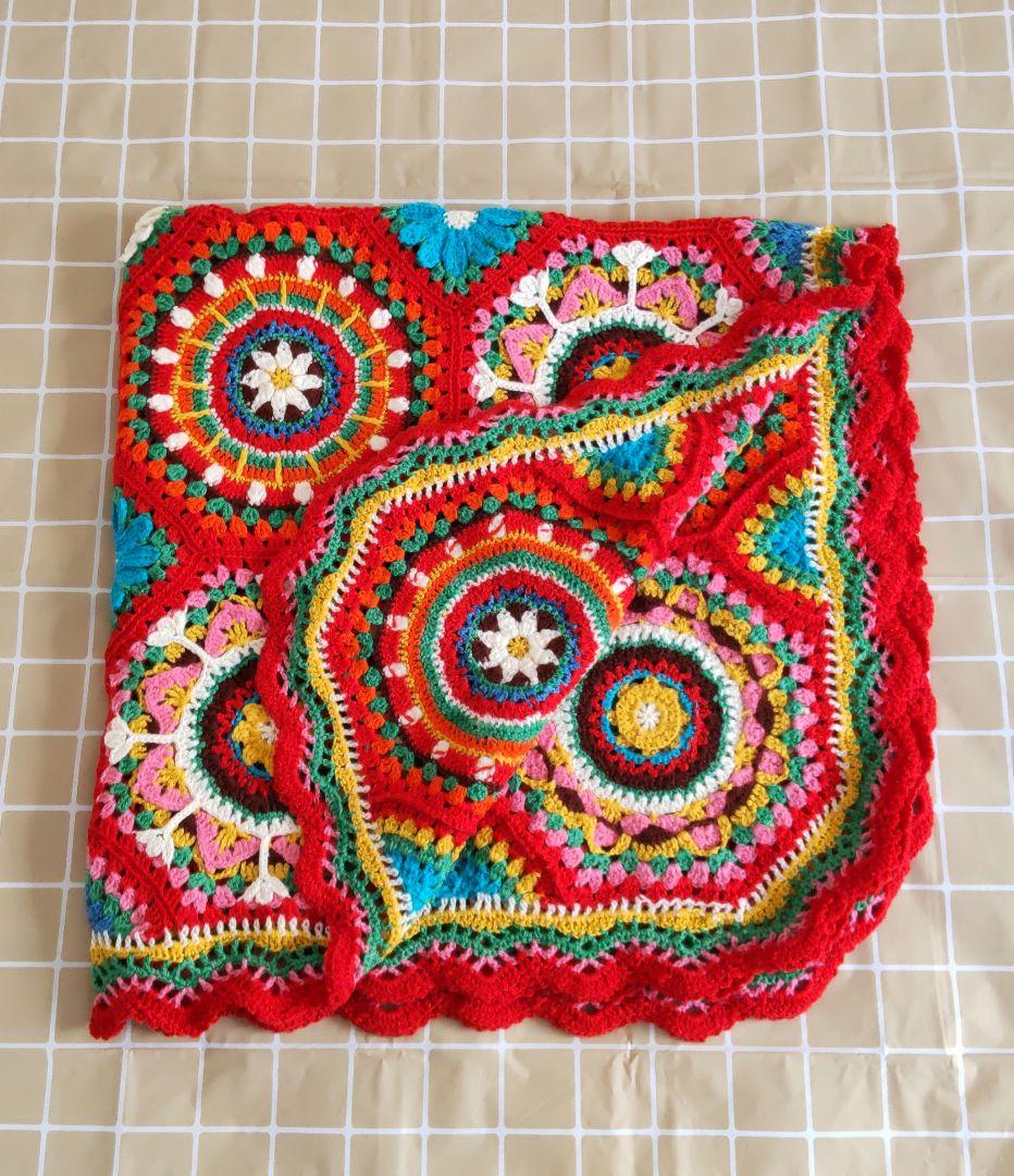 C426　手編みマルチカバー　ブランケット　モチーフ編み　大判　曼陀羅クロッシェ