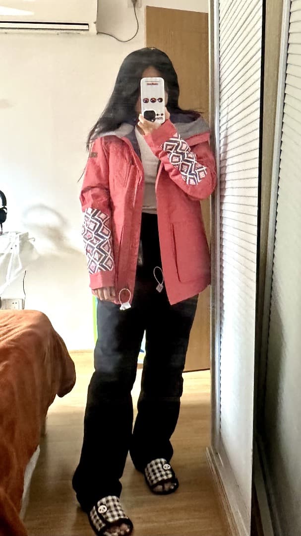 新品Roxy Sサイズ スキー スノーボード 兼用ジャッケット 女性 ロキシー