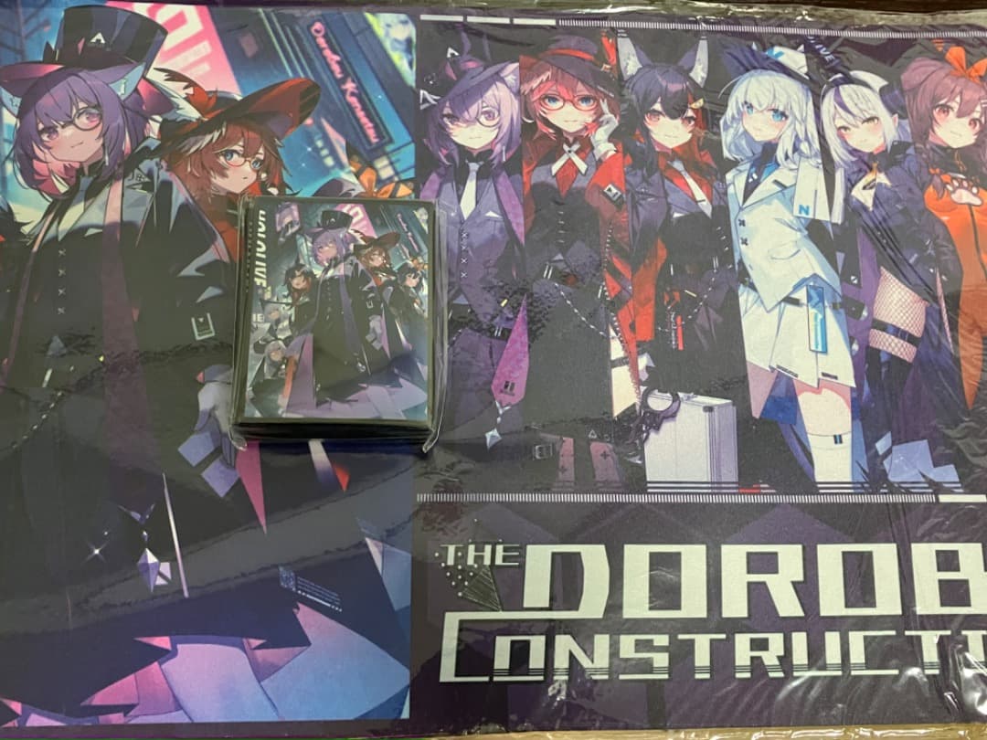 混沌の女神様　ホロライブ　スリーブ　プレイマット泥棒建設