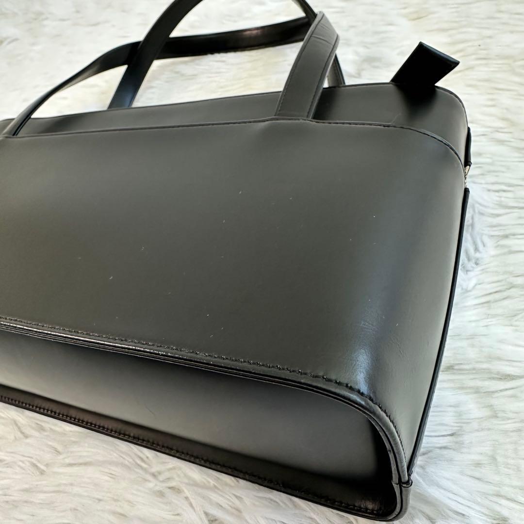 Burberry バーバリー レザー ハンドバッグ ノバチェック 黒 ブラック