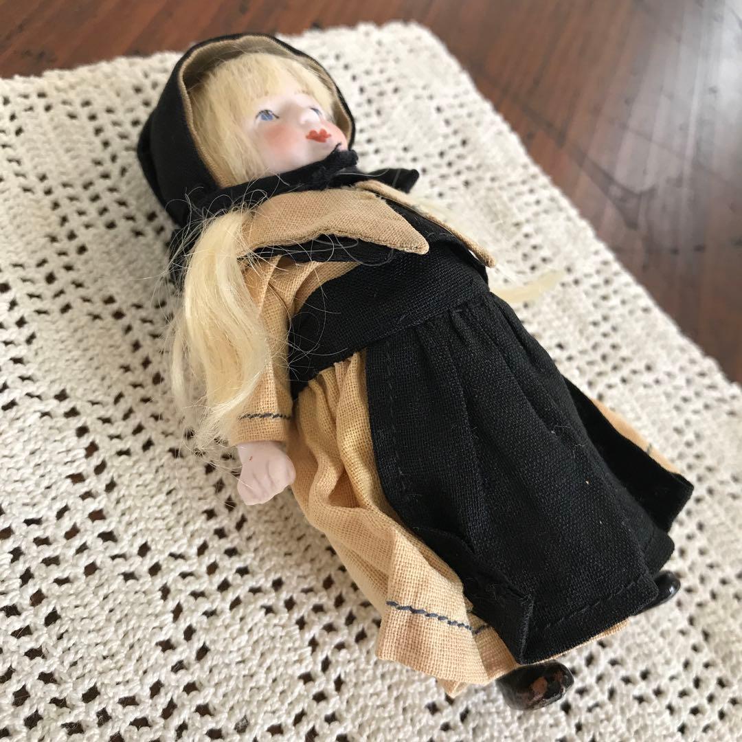 アンティーク　ミニョネット　ビスクドール