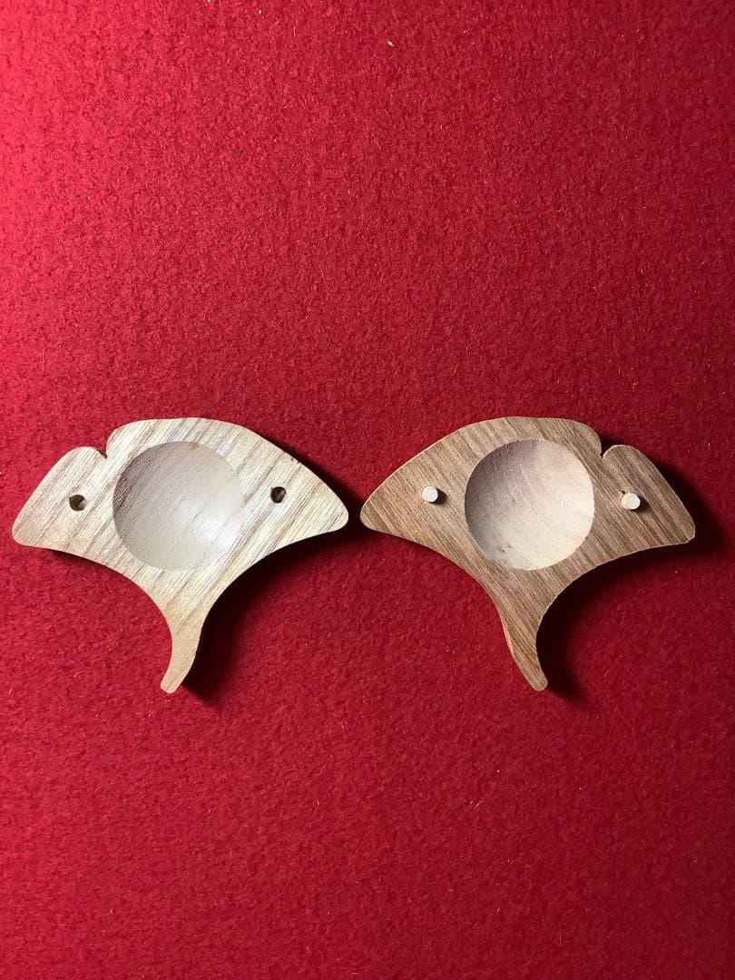 香合　銀杏型　桐製　観世水　紅葉桜柄　【中古美品】