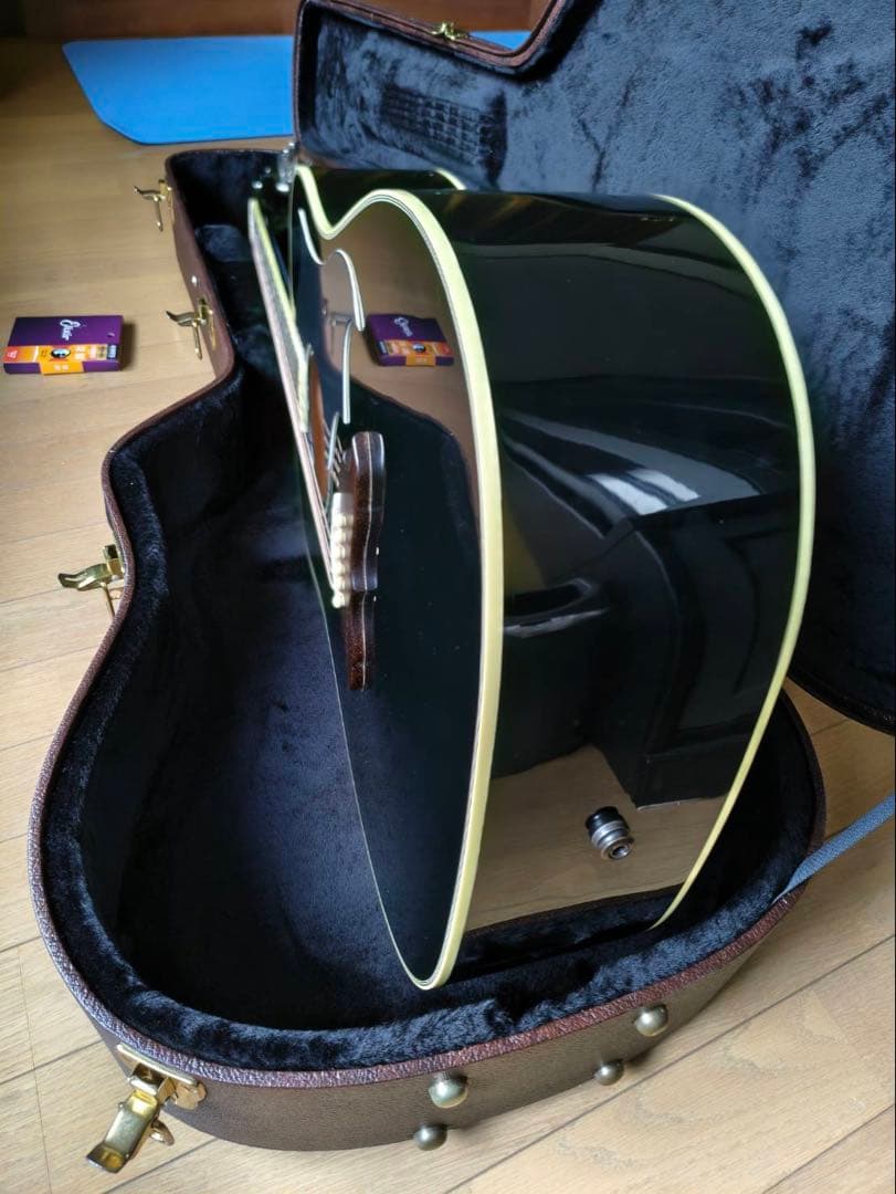 Gibson Elvis Dove Special Edition 2009年製