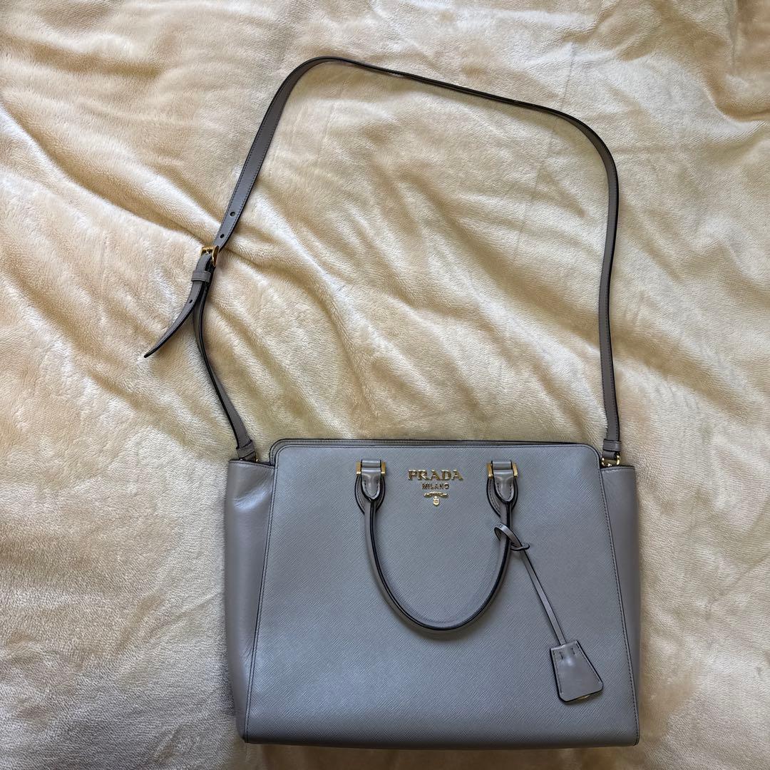 PRADA グレー トートバッグ ショルダー付き