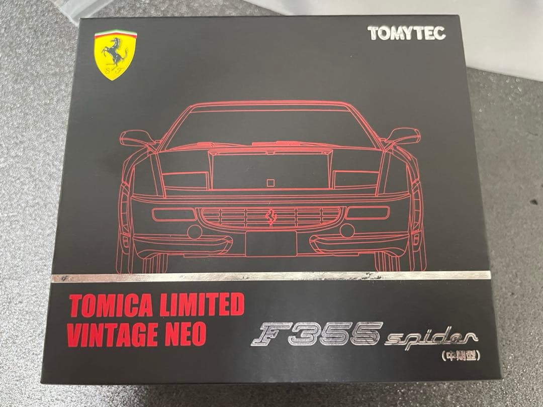 トミカリミテッドヴィンテージネオ　フェラーリ F355 スパイダー（赤）