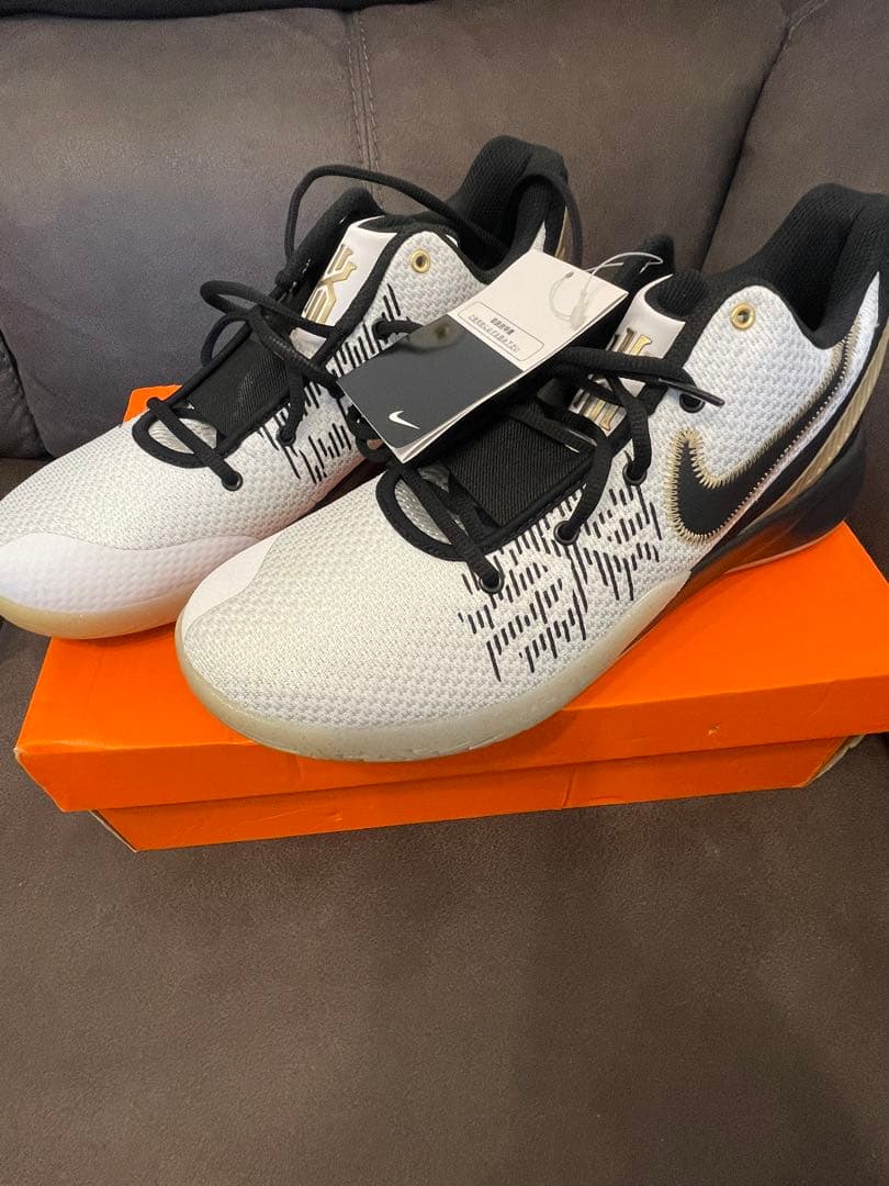 NIKE カイリー KYRIE FLYTRAP Ⅱ EP ホワイト／ブラック