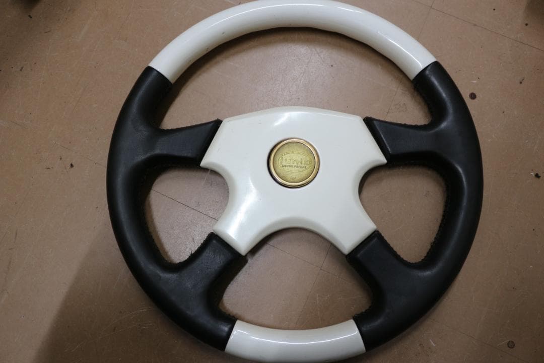 ホワイト ハンドル ステアリング junis ジャニス レトロ パーツ