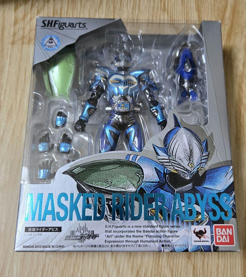 バンダイ　S.H.フィギュアーツ　仮面ライダーアビス　龍騎 未開封品