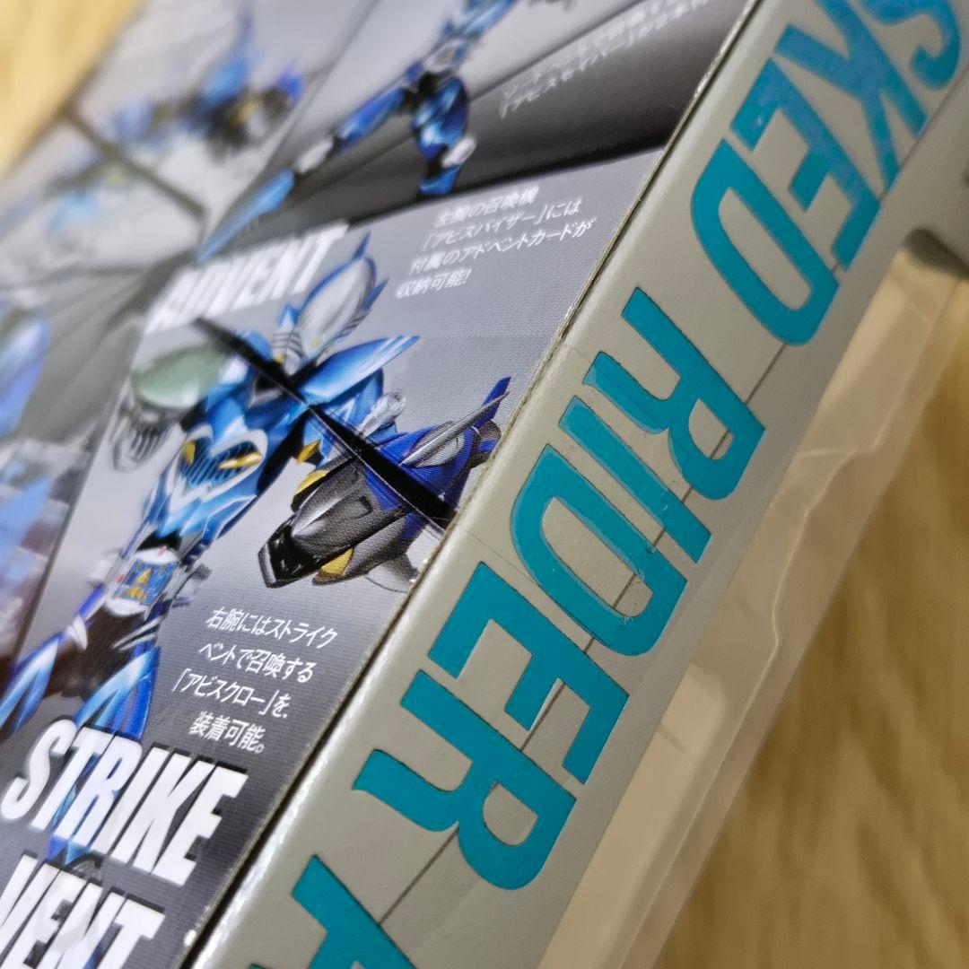 バンダイ　S.H.フィギュアーツ　仮面ライダーアビス　龍騎 未開封品