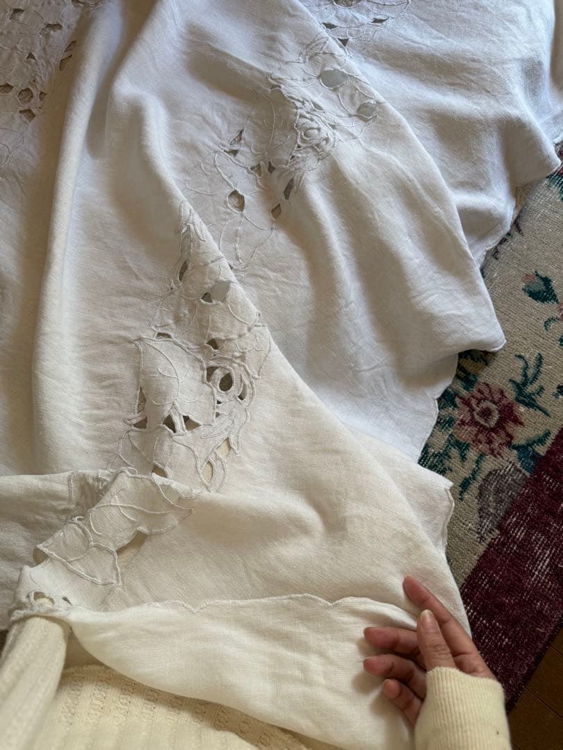 フランスアンティークஐ⋆*くったり素敵なくりぬき刺繍のクロス