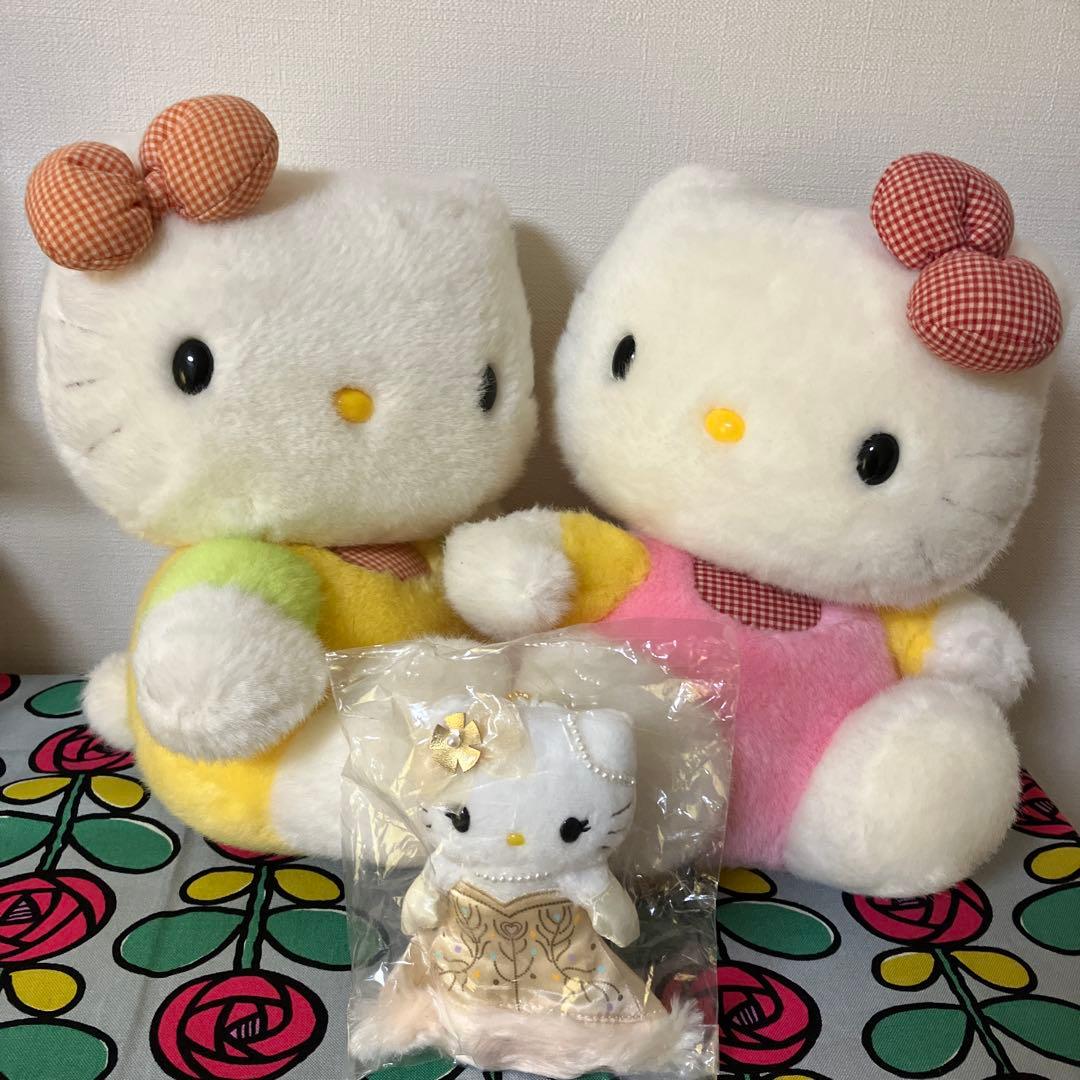 ☆ハローキティ ぬいぐるみ　マスコットホルダー☆