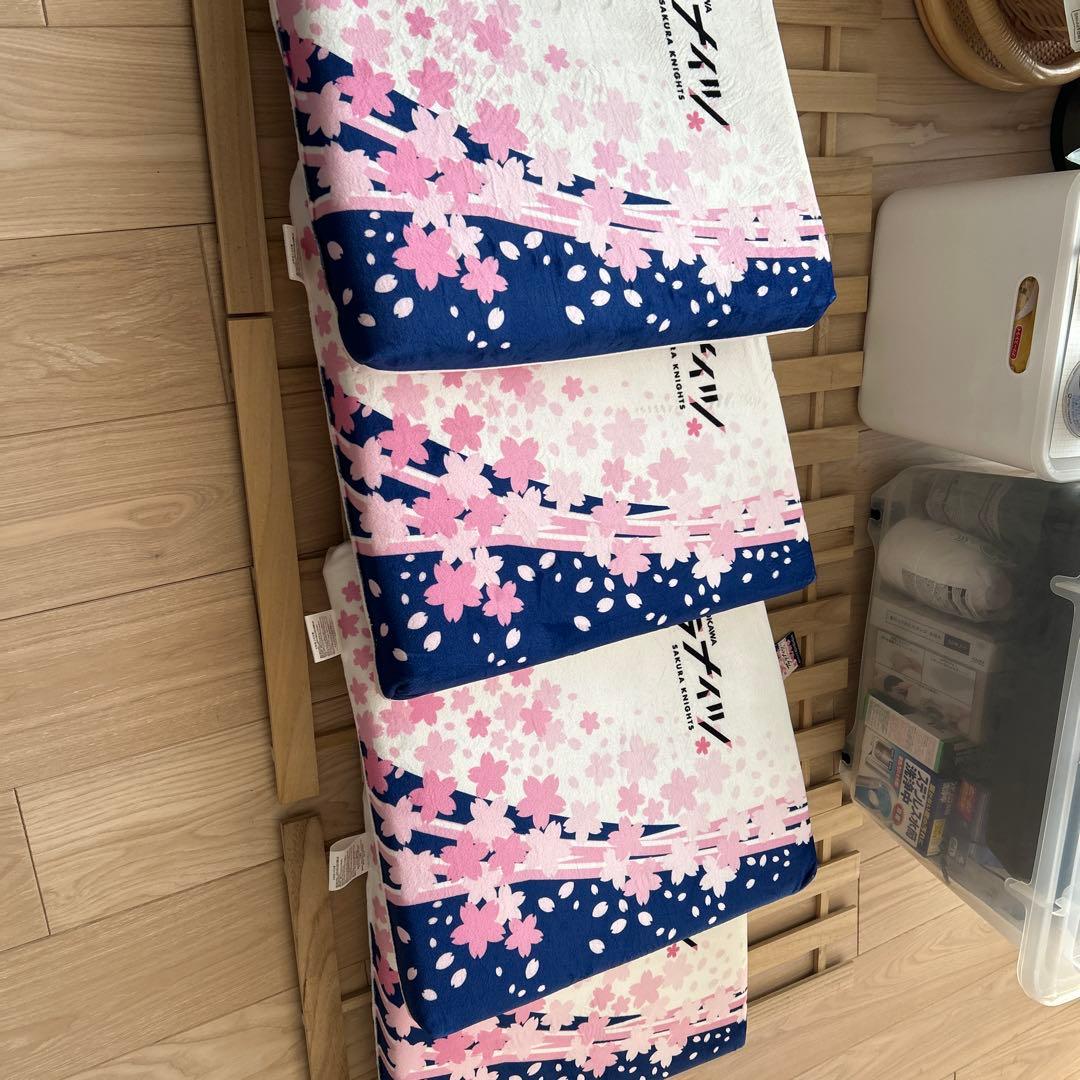 Mリーグ　サクラナイツ　しまむらコラボクッション　東西南北セット