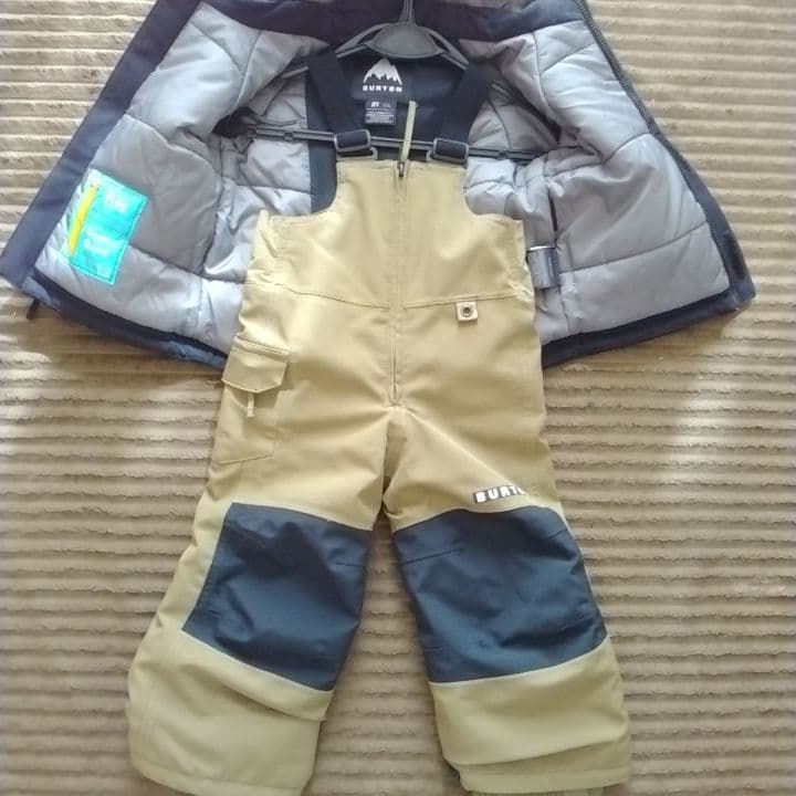バートン　キッズウェア上下セット　スノボ　2T ご希望あればインナー付けて３点