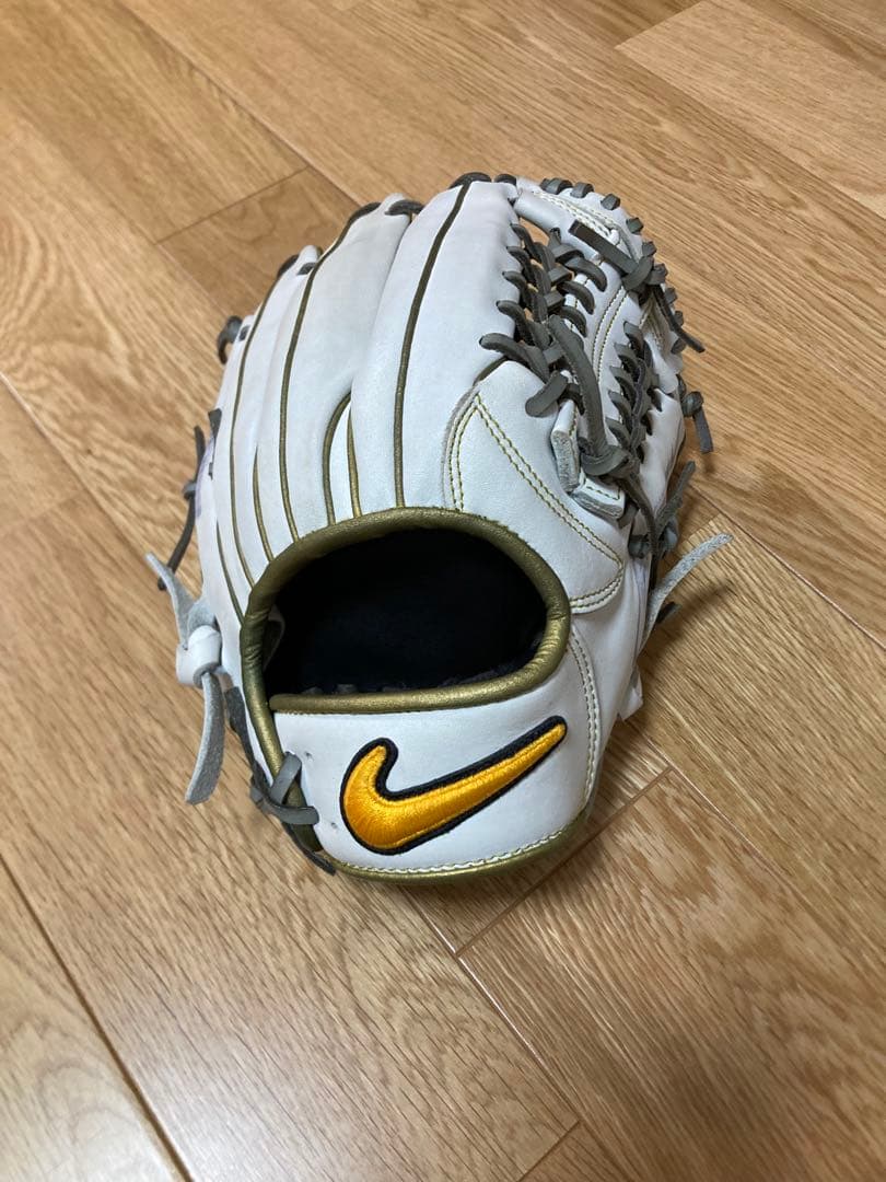 【美品】 ナイキ 軟式グローブ