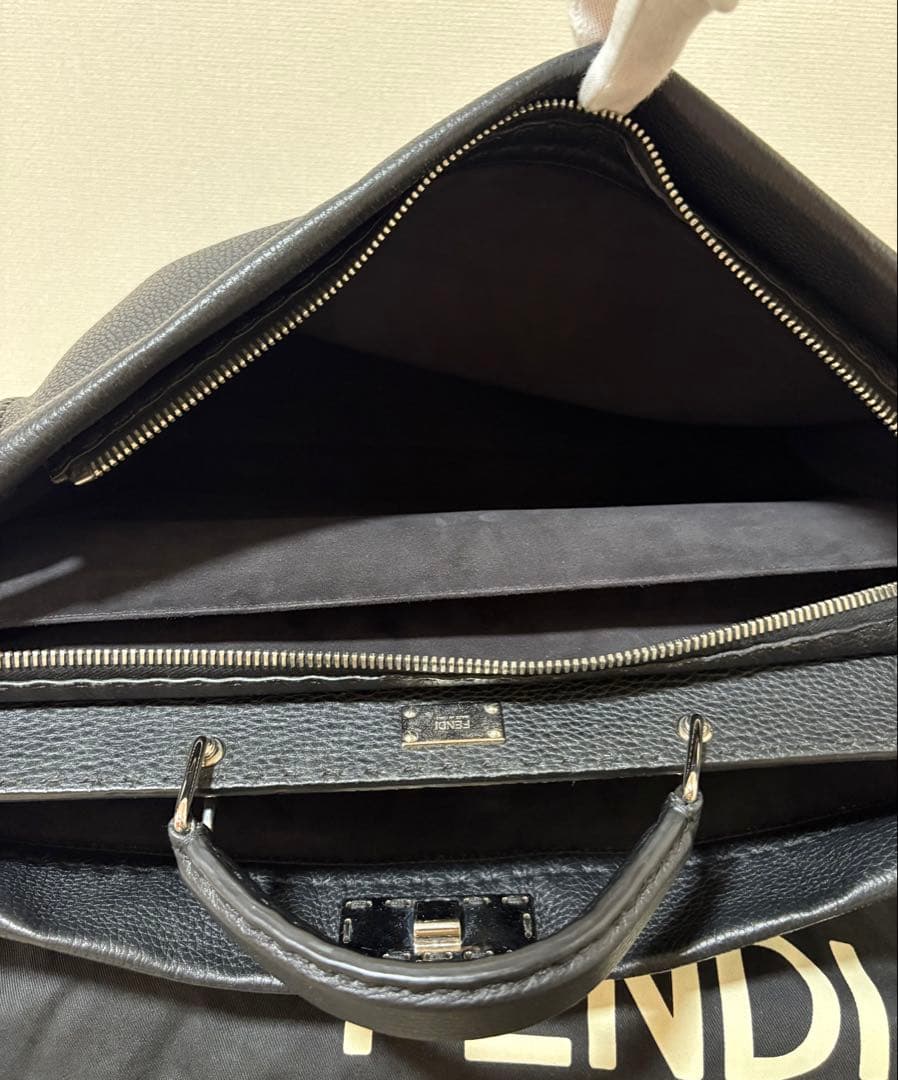 FENDI ピーカブー　ブラック ラージ