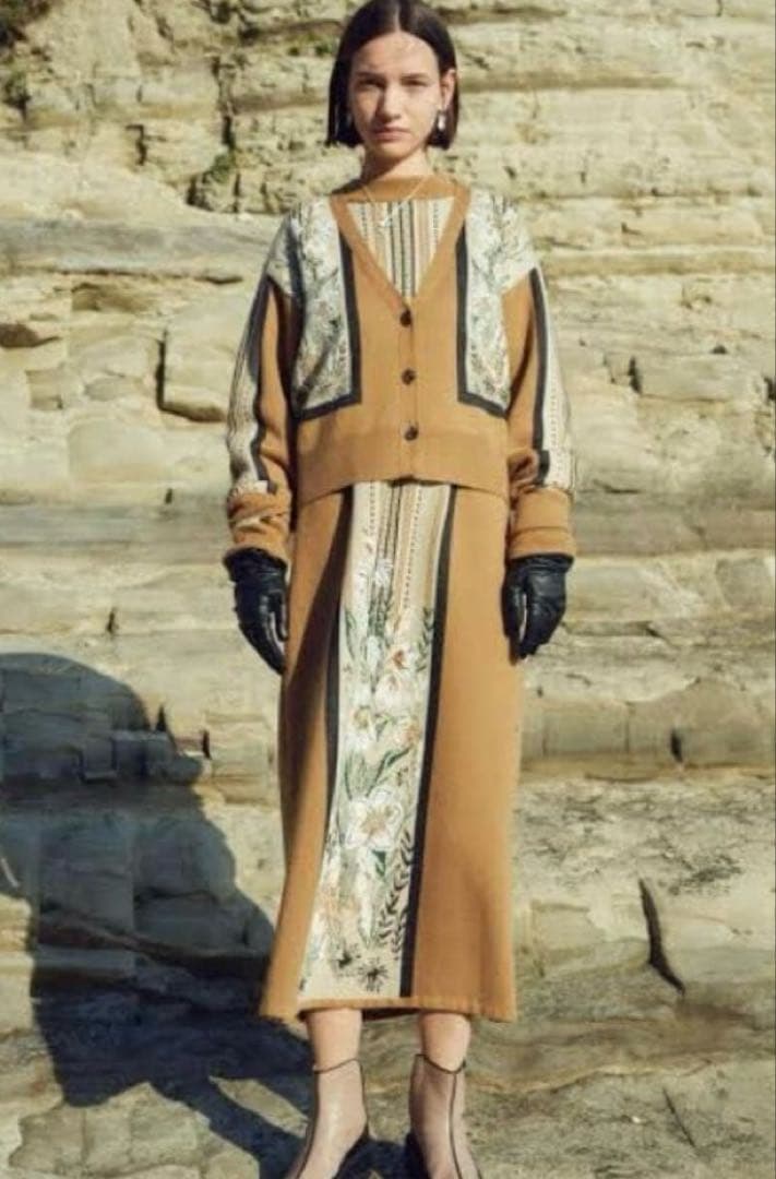 MURRAL ベージュ 長袖カーディガン　花柄