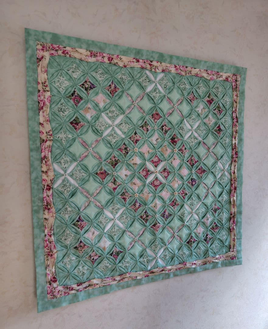 ♡mari♡ パッチワーク(カテドラルウインドウ)タペストリー