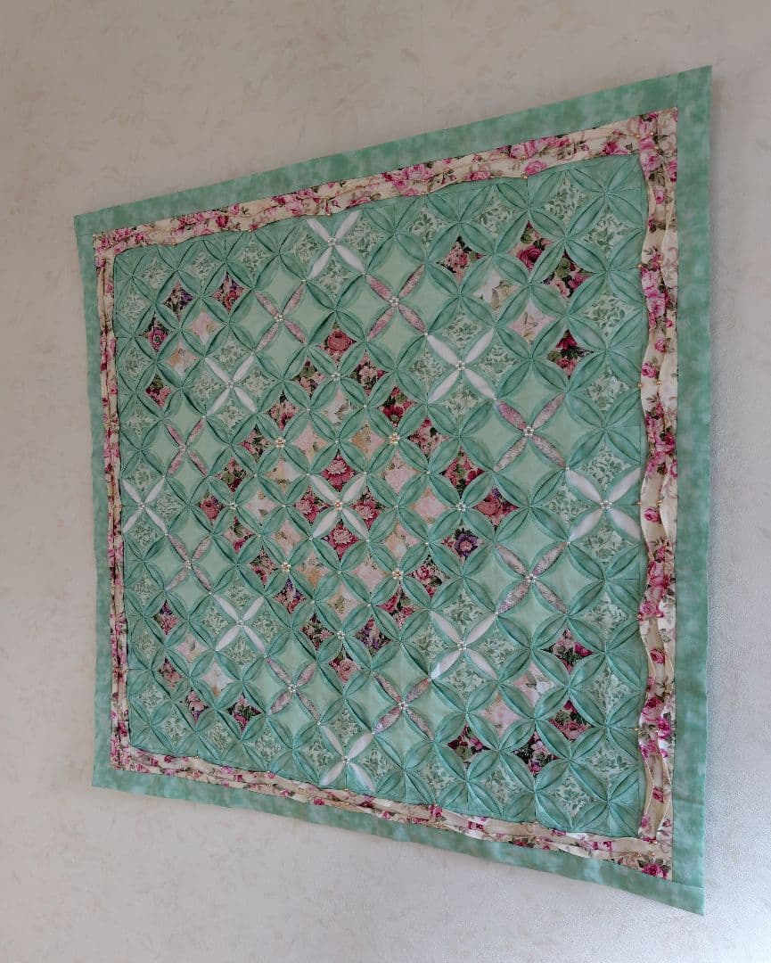 ♡mari♡ パッチワーク(カテドラルウインドウ)タペストリー