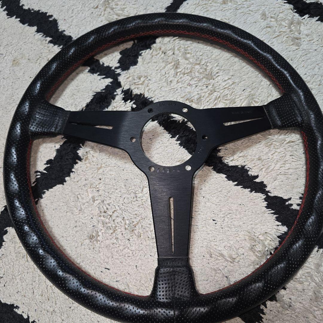 ナルディ　ステアリング　ハンドル　パンチングレザー　レットステッチ