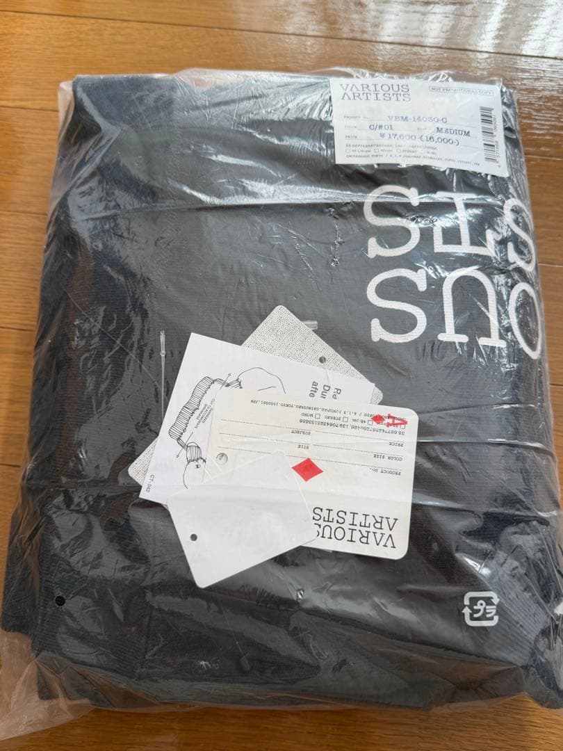 V.A. ブラック スウェットChampion C/N Sweat - 001