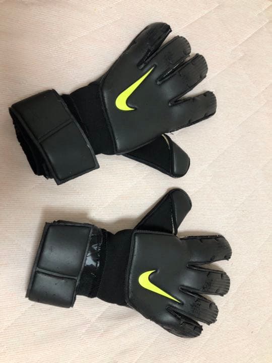 キーパーグローブ