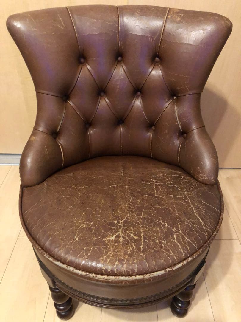 バロッサ　バレンティ　メイトチェア　ソファ　革　アンティーク　レトロ　家具　鋲打