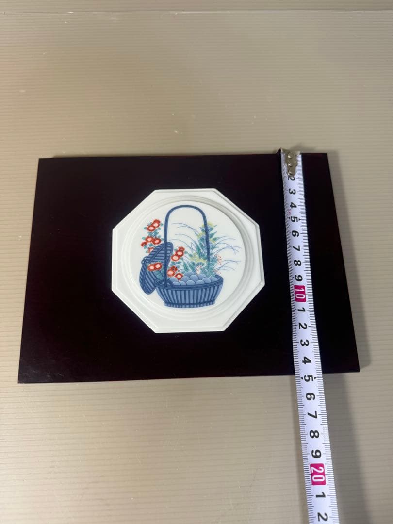 2338 有田焼　陶器の壁掛け　額　飾物　3客