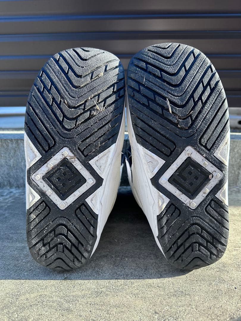 スノーボードブーツ ホワイト/ブラック　28cm