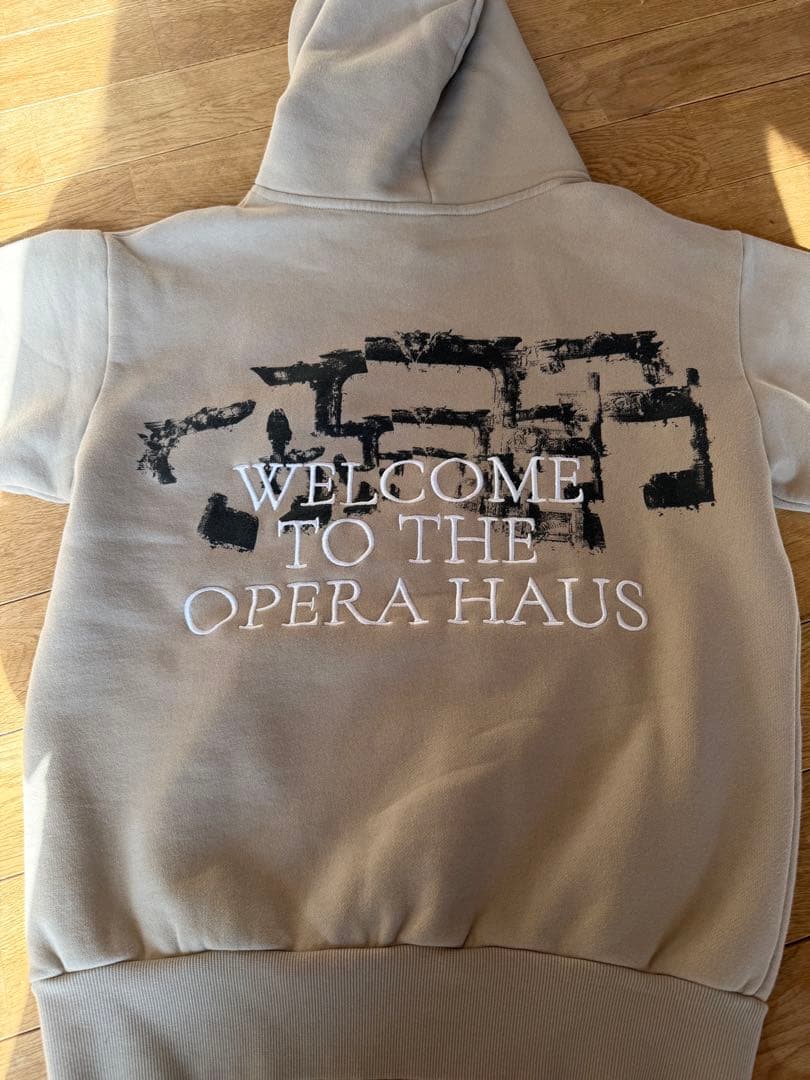 新品未使用LADYGAGA mayhem 2026パーカーSサイズ