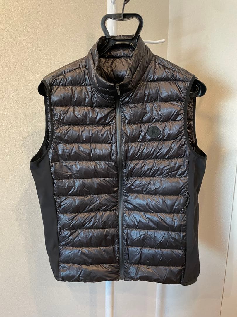 MONCLER DELPY ブラック ダウンベスト サイズ:3
