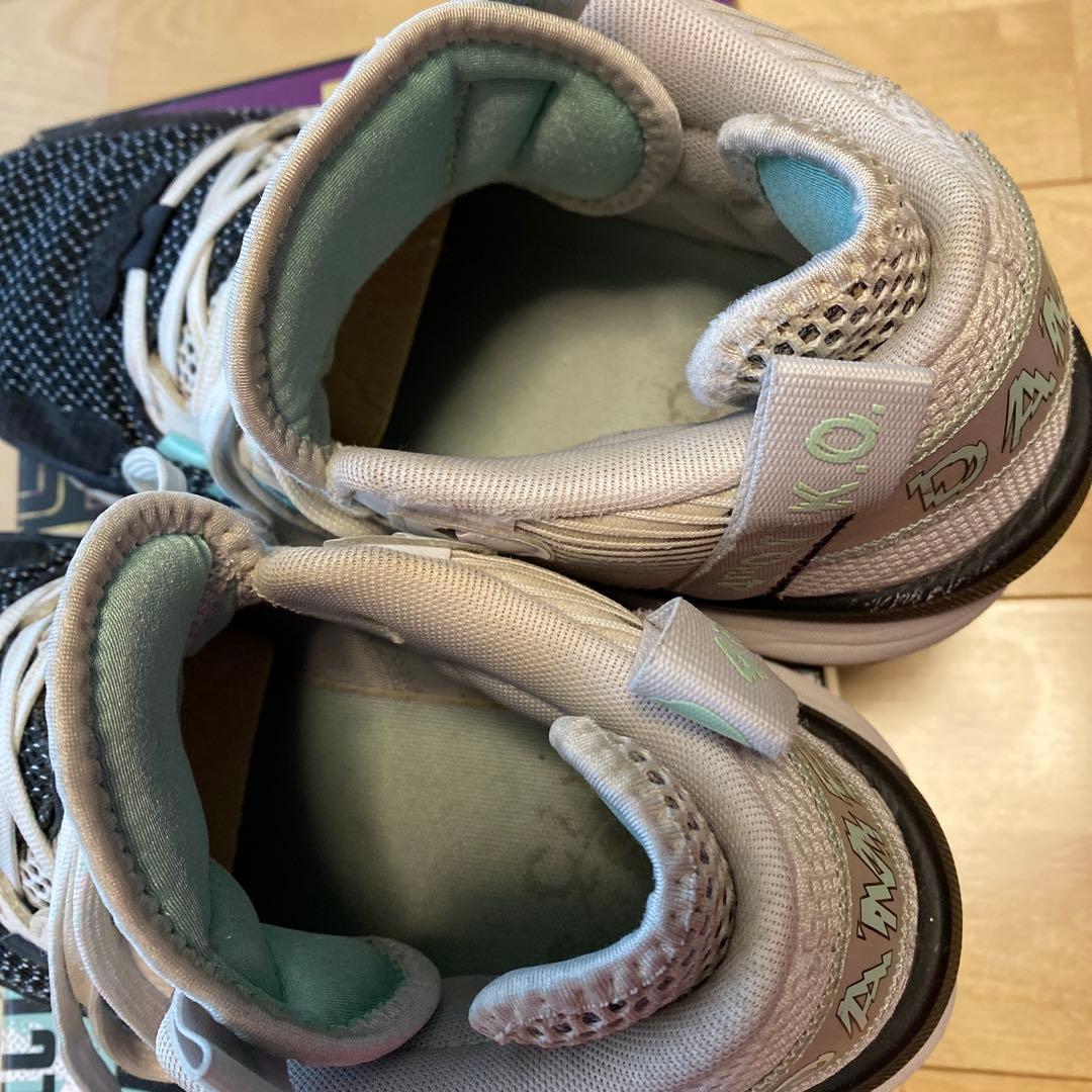 Adidas Dame 8 バスケットシューズ