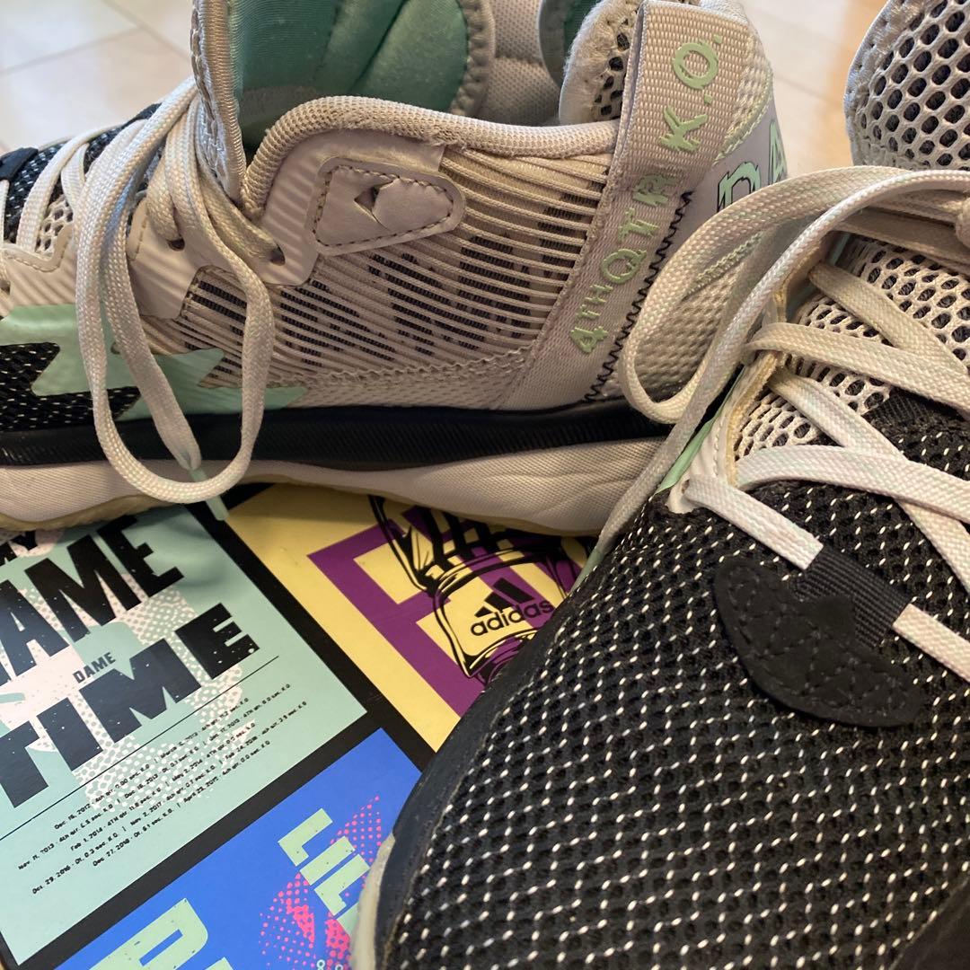 Adidas Dame 8 バスケットシューズ