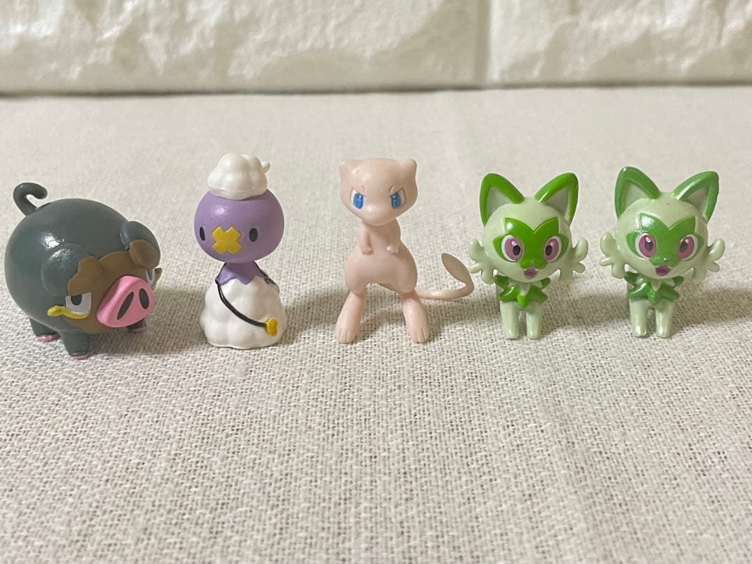 ポケモン　ミニフィギュアなど　ピカチュウ　ルギア　メガリザードンX ヘラクロス