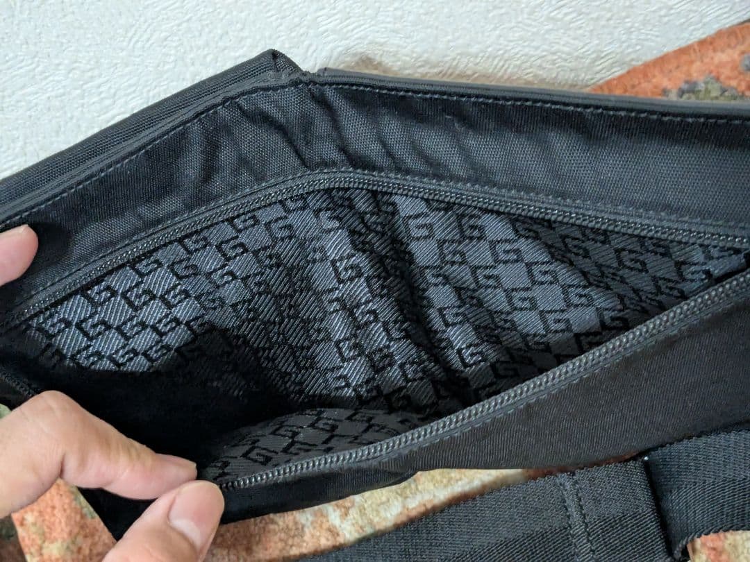 GUCCI グッチ　ボディバッグ　ウエストポーチ　ナイロン　美品　付属品なしGG