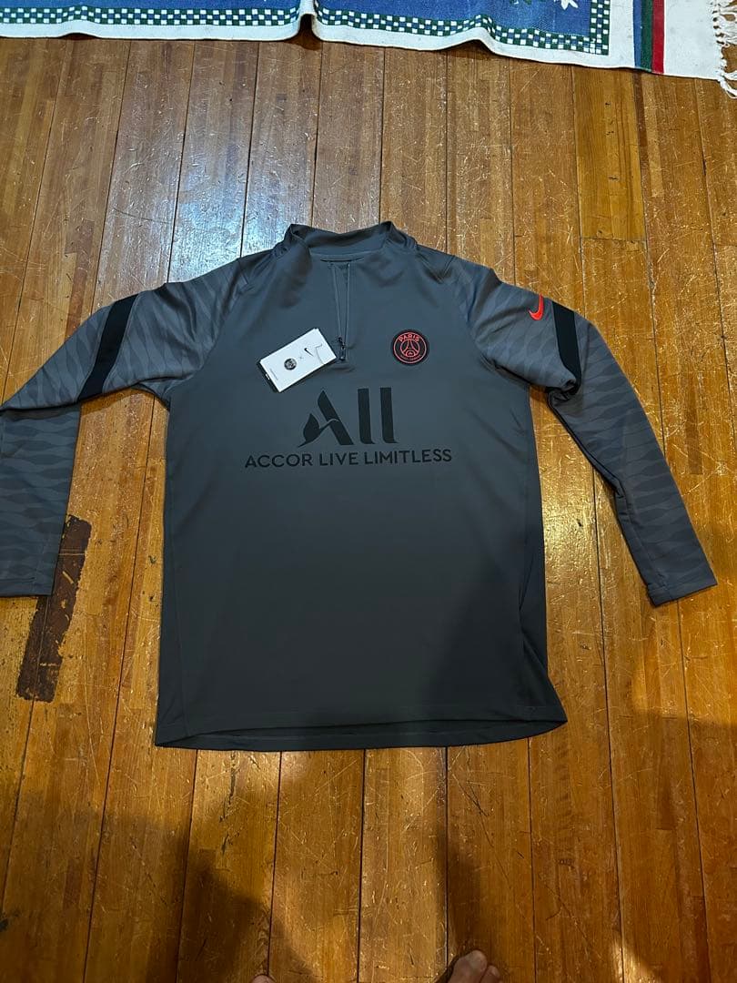 Nike PSG パリサンジェルマン　トレーニングジャージ グレー