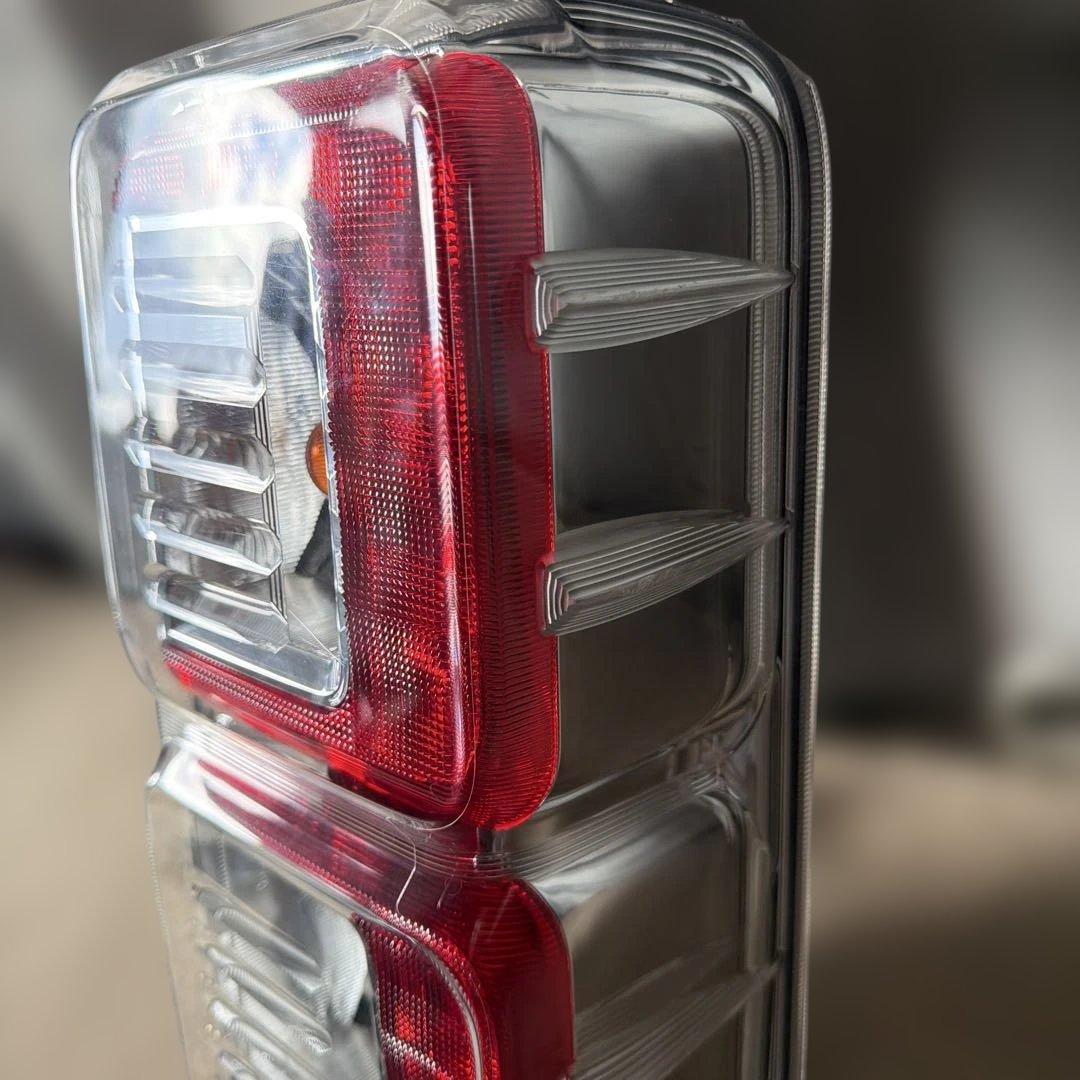 2019年 ウェイク トヨタ純正 LA700S 右テールランプ