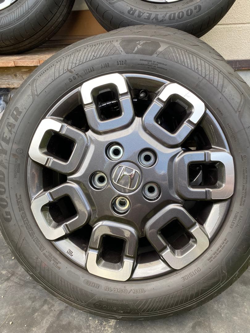 新型フリードクロスター純正ホイールタイヤセット