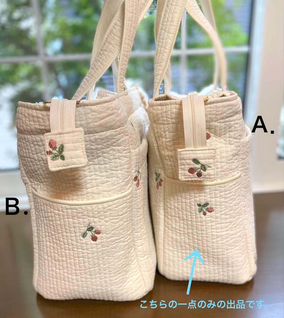 Ａ．ヌビ　オフホワイト×いちご　ポケットいっぱいマザーズバッグ　ハンドメイド