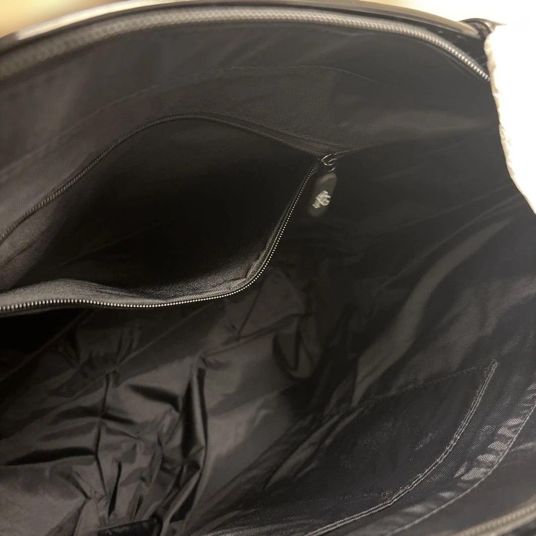 【未使用】1piu1uguale3 ミドルボストンロゴ