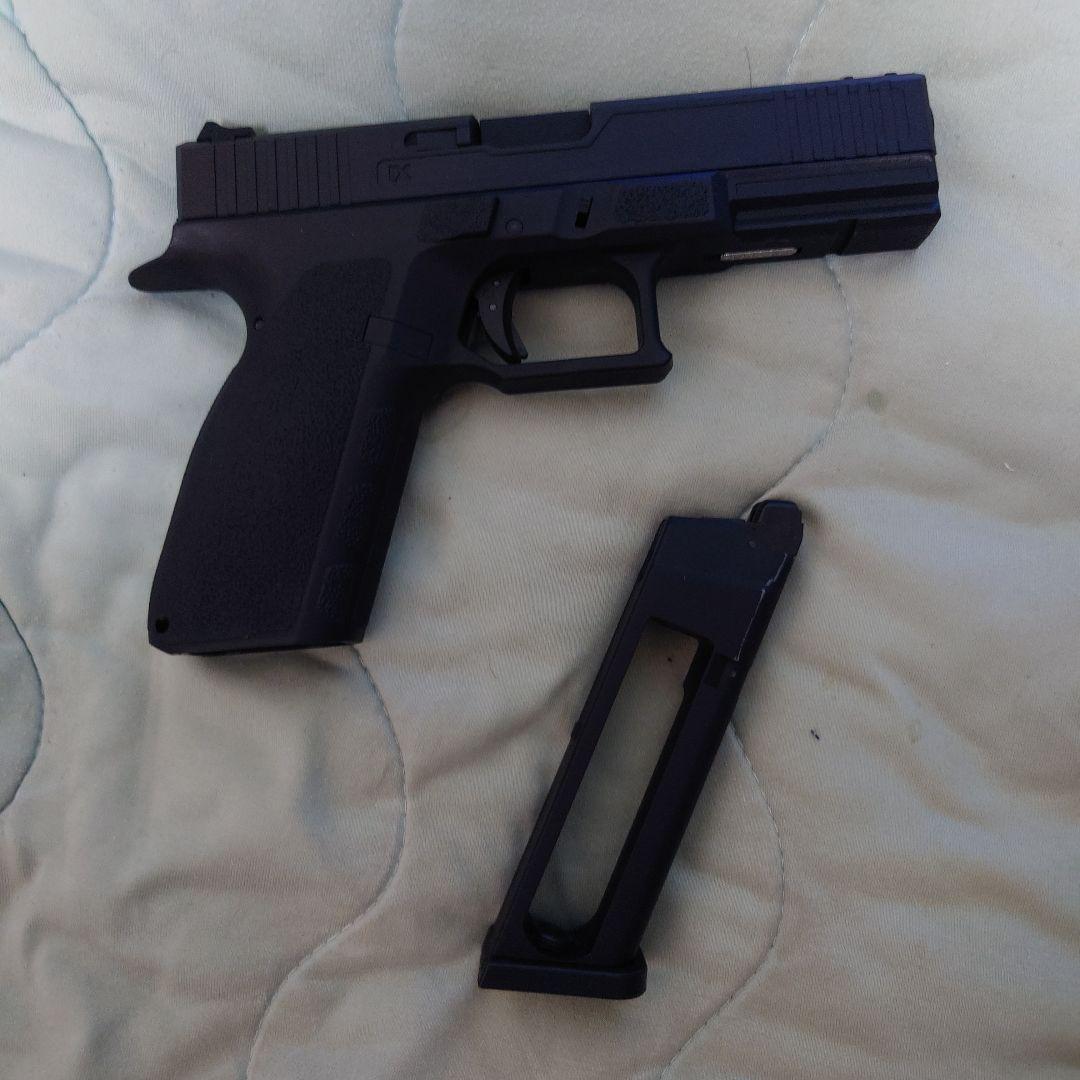 Carbon8 STRIKER 9 ブラック ハンドガン