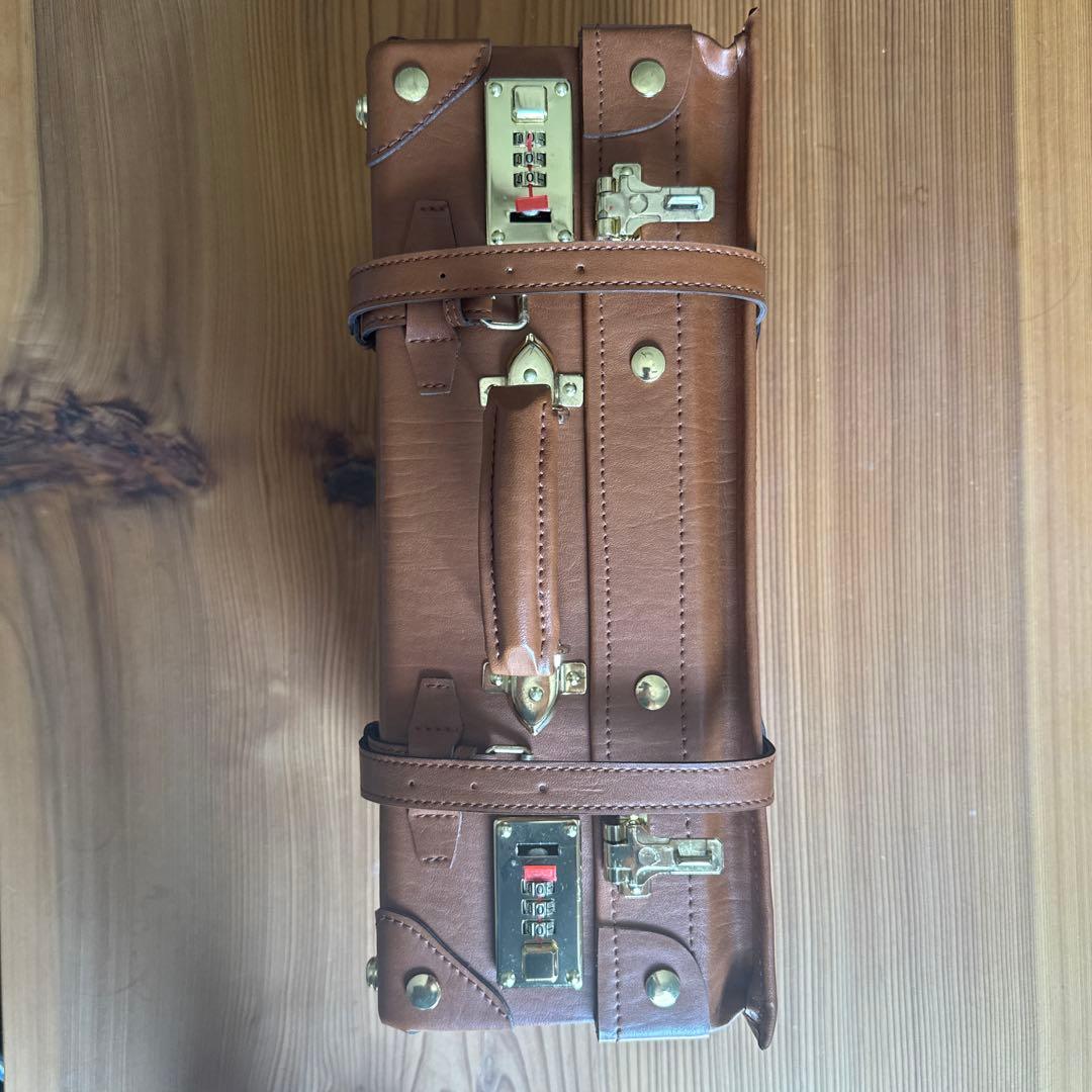 ラピュタトランク クラシックなブラウンレザーケース