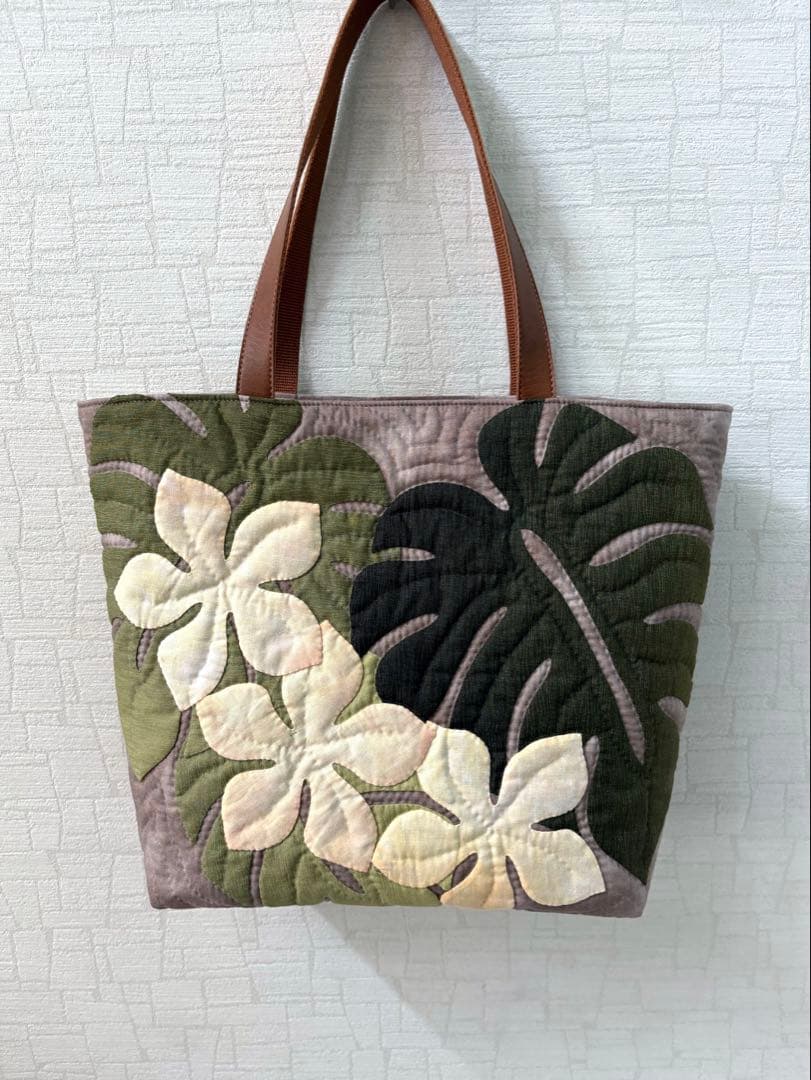 ハワイアンキルトトートバッグ　　　モンステラ&プルメリア